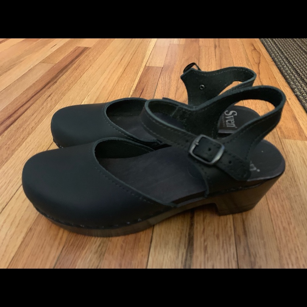 Black Sven Clogs